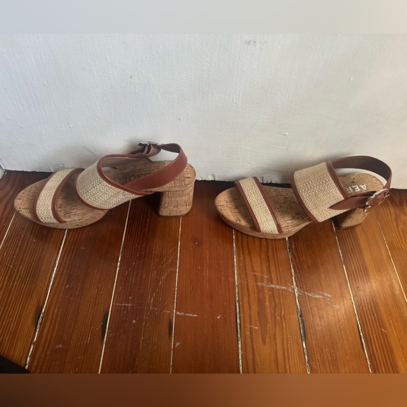 AEROSOLES NWOB “Camera Platform Heeled Sandals” Sz 9 - Picture 5 of 13